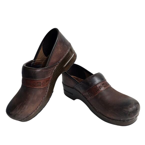 Brown Clogs Dansko Penny Size EU40 US 9.5-10 Burnish Nubuck Leather Floral Leaf - Picture 1 of 14